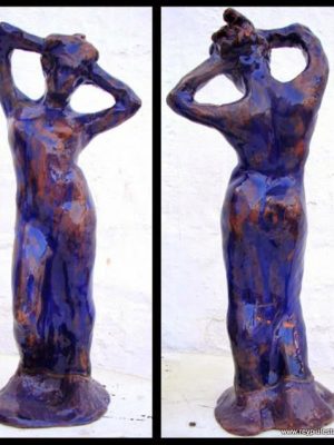 Figura femenina esmaltada